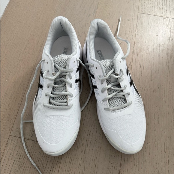 ASICS Gel Game 8 Sneakers in White & Black - Picture 2 of 7